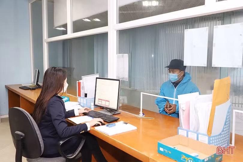 Cầu Treo nhộn nhịp thông thương những ngày cuối năm