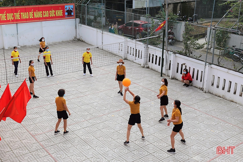 Phó Chủ tịch Ủy ban Trung ương MTTQ Việt Nam tham quan “Ngôi nhà trí tuệ” ở Thạch Hà