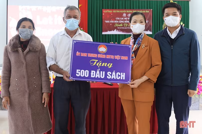 Phó Chủ tịch Ủy ban Trung ương MTTQ Việt Nam tham quan “Ngôi nhà trí tuệ” ở Thạch Hà