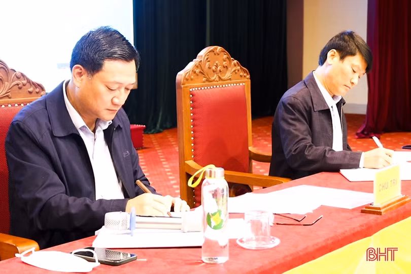 Cấp ủy, chính quyền huyện Đức Thọ tổ chức đối thoại với Nhân dân