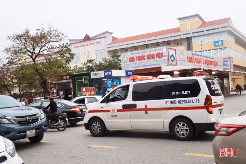 Tái diễn cảnh lộn xộn trước cổng Bệnh viện Đa khoa tỉnh Hà Tĩnh