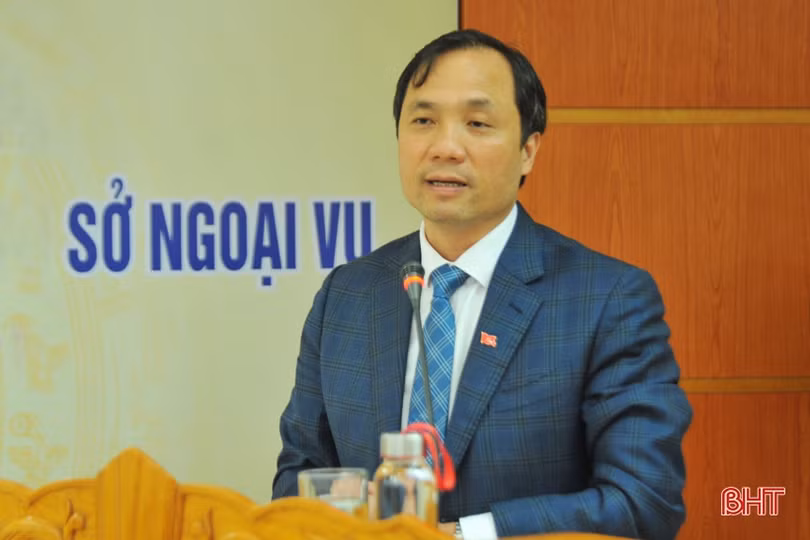 Sở Ngoại vụ Hà Tĩnh đón nhận Huân chương Lao động hạng Nhì