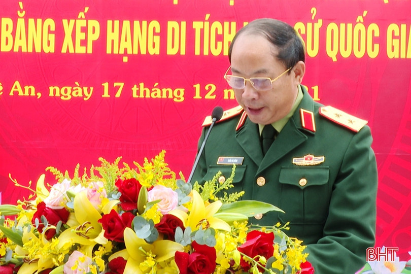 Chủ tịch UBND tỉnh Hà Tĩnh dự lễ khánh thành Tượng đài Bác Hồ với LLVT Quân khu 4