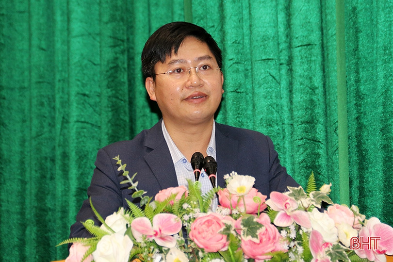 TX Kỳ Anh trao quyết định tuyển dụng cho 44 giáo viên