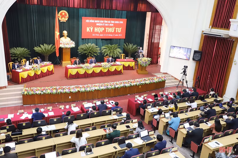 Đại biểu chất vấn vai trò của Sở LĐ-TB&XH Hà Tĩnh trong việc giữ chân lao động hồi hương do ảnh hưởng dịch