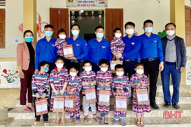 Vui Tết Chăm Cha Bới cùng bà con dân tộc Chứt