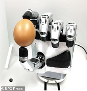 Hàn Quốc phát triển bàn tay robot khéo léo như tay con người