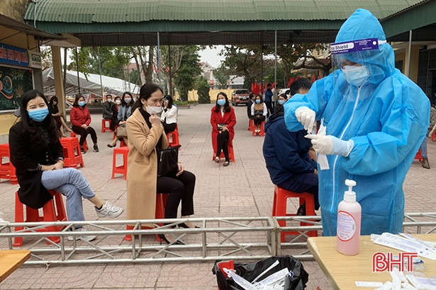 Phát sinh ca bệnh COVID-19 mới, TP Hà Tĩnh và Cẩm Xuyên khẩn trương truy vết