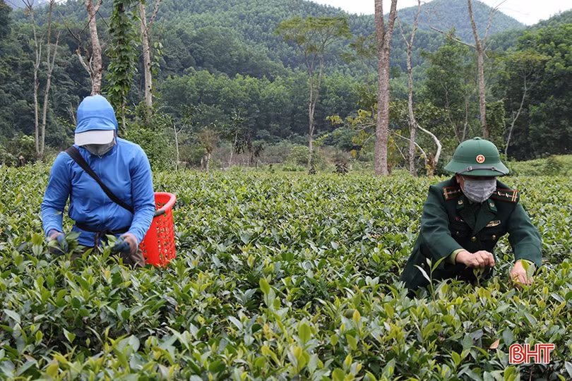 Người lính biên phòng Hà Tĩnh gần 30 năm góp sức xây dựng thế trận lòng dân