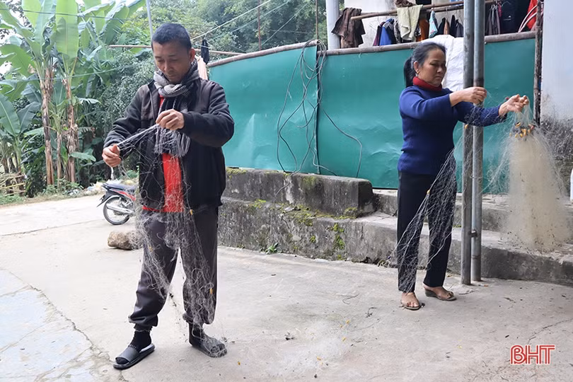 Làng chài đã “an cư” nhưng chưa thể “lạc nghiệp” bên dòng sông Ngàn Phố