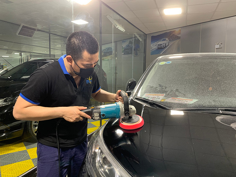 Lớp sơn bên ngoài chính là “da mặt” của một chiếc xe, do vậy cần chăm sóc thường xuyên. “Điểm mặt” những bộ phận nhanh bị hỏng nhất trên ô tô