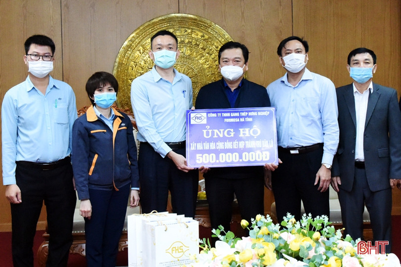 Formosa Hà Tĩnh trao 500 triệu đồng hỗ trợ huyện Kỳ Anh xây dựng nhà văn hóa cộng đồng kết hợp tránh trú bão lũ