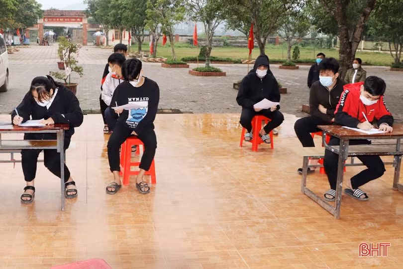 Các địa phương Hà Tĩnh tiếp tục tiêm vắc-xin phòng COVID-19 cho người từ 12 đến dưới 18 tuổi