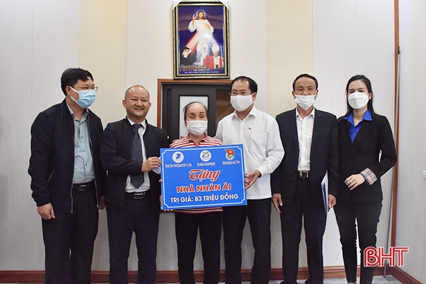 Chương trình “#Thank you, VietNam!” hỗ trợ nhà nhân ái cho người nghèo Hà Tĩnh