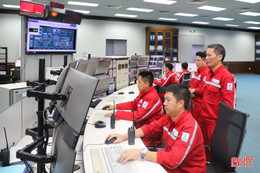 Miệt mài bên từng tổ máy phát điện