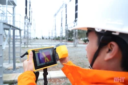 Ngày đêm “canh” dòng điện dịp Tết 