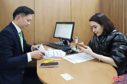 Ngân hàng cùng tiểu thương chuẩn hóa tài khoản kinh doanh