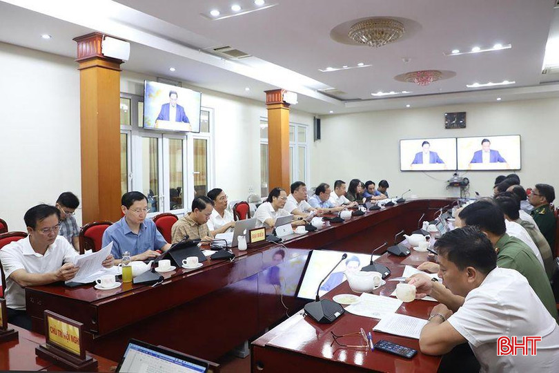 Các đại biểu tham dự hội nghị tại điểm cầu Hà Tĩnh. 114-9781.jpg