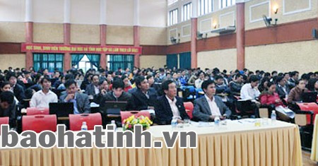 Hơn 250 cán bộ cơ sở và lãnh đạo các cơ quan thực hiện Chương trình NTM tham gia buổi tập huấn