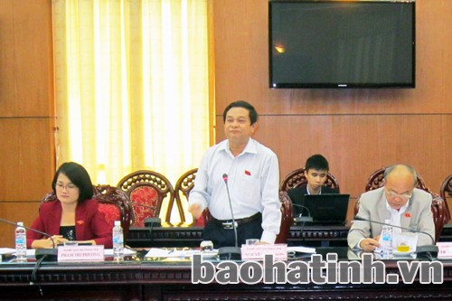 ĐB Nguyễn Văn Sơn (Đoàn ĐBQH Hà Tĩnh) phân vân về chính sách, pháp luật của BHYT lâu nay còn nhiều bất cập