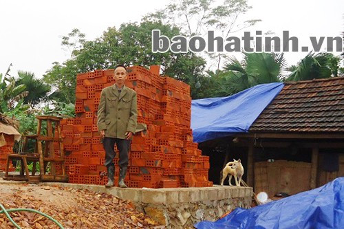 Gia đình ông Hoàng Thanh Lâm (68 tuổi) ở thôn 2, xã Sơn Diệm đã bỏ móng làm nhà mới từ sự hỗ trợ của chương trình