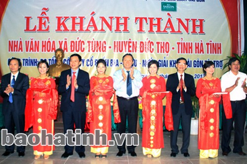 Lãnh đạo tỉnh Hà Tĩnh,Sabeco, huyện Đức Thọ cắt băng khánh thành công trình