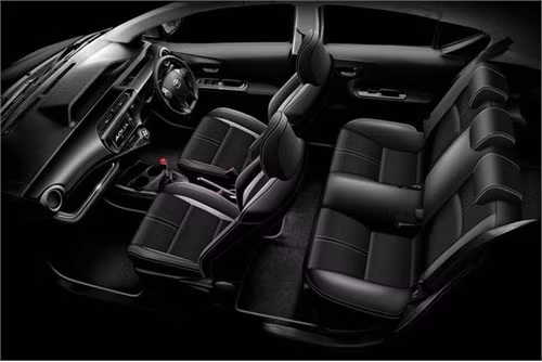 Nội thất của Toyota Aqua G Sports.