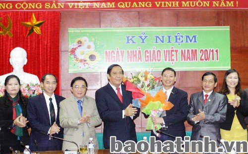 ... chúc mừng Trường Chính trị Trần Phú...