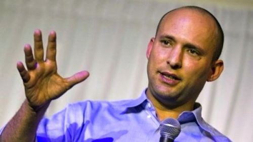 Bộ trưởng Kinh tế Israel Naftali Bennett (Ảnh AFP)