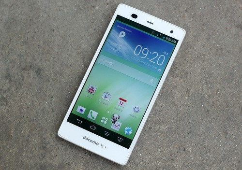 Fujitsu Arrow NX F-01F.