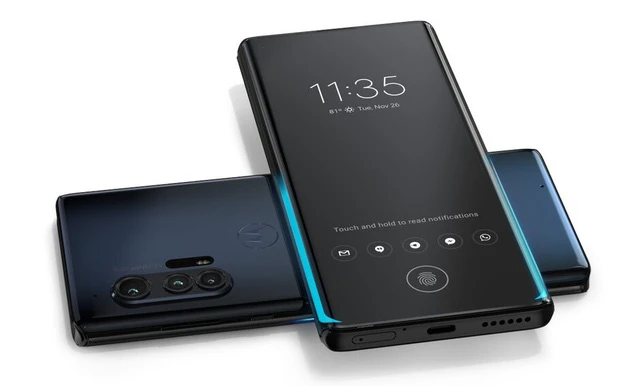 Motorola trở lại “cuộc đua” cao cấp với mẫu smartphone màn hình cong Edge+
