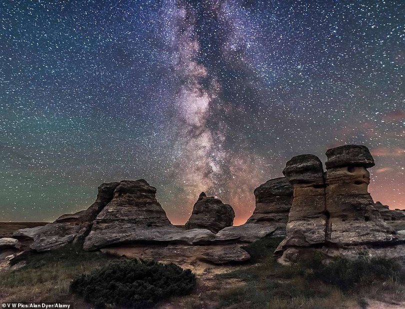 Bầu trời đêm kỳ ảo dưới ống kính nhiếp ảnh gia