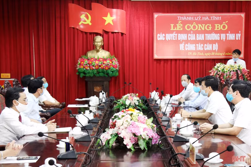 Công bố các quyết định của Ban Thường vụ Tỉnh uỷ về công tác cán bộ