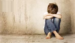 Đừng làm “tấm gương chiếu ngược” cho con trẻ!