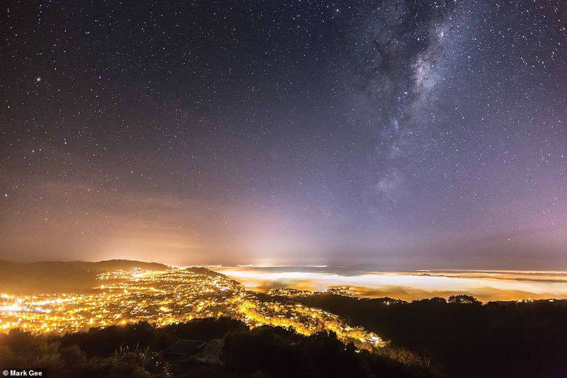 Bầu trời đêm kỳ ảo dưới ống kính nhiếp ảnh gia