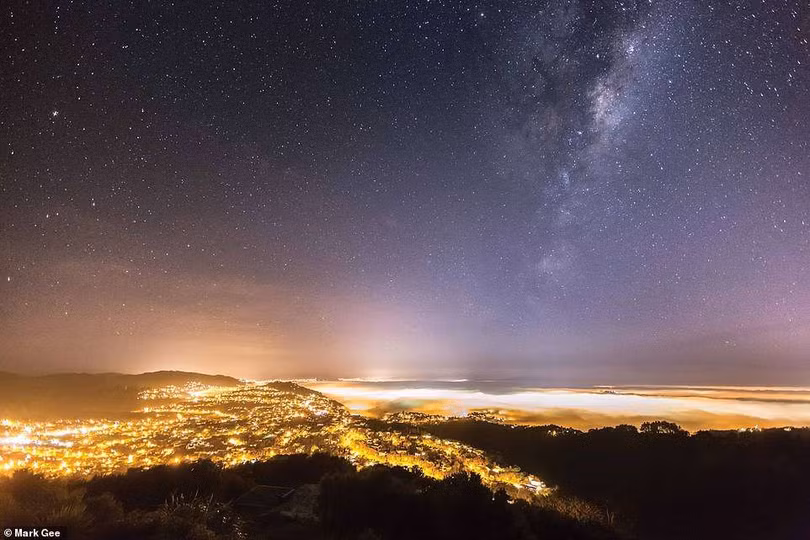 Bầu trời đêm kỳ ảo dưới ống kính nhiếp ảnh gia