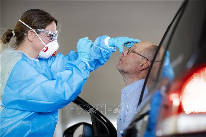 Diễn biến COVID-19 tới 6h sáng 23/4: Thế giới có trên 2,6 triệu ca mắc