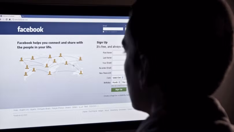 Bạn không thể can thiệp trực tiếp vào hồ sơ bóng tối của mình trên Facebook. Ảnh: Kim Komando. “Hồ sơ bóng tối” của Facebook