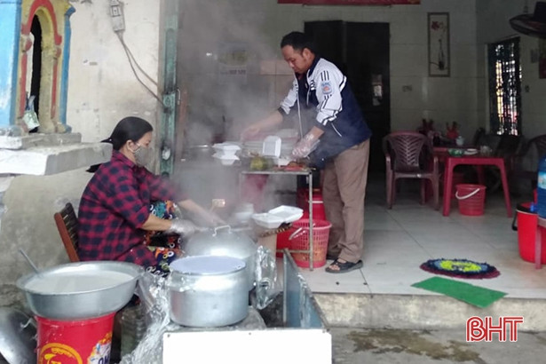 Ngày thứ 4 nới lỏng giãn cách xã hội, nhiều người dân Hà Tĩnh lơ là phòng dịch!