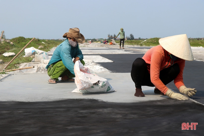 Vựa muối” thị xã Kỳ Anh vào vụ sản xuất mới