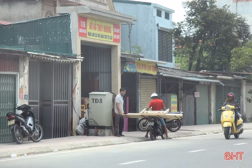 Chưa hết thời gian giãn cách xã hội, nhiều cơ sở kinh doanh ở TP Hà Tĩnh đã mở cửa