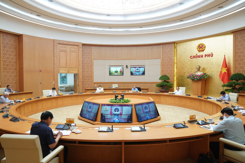 Thủ tướng: Chuyển sang giai đoạn chống dịch dài hơi hơn, cùng với phát triển KT-XH