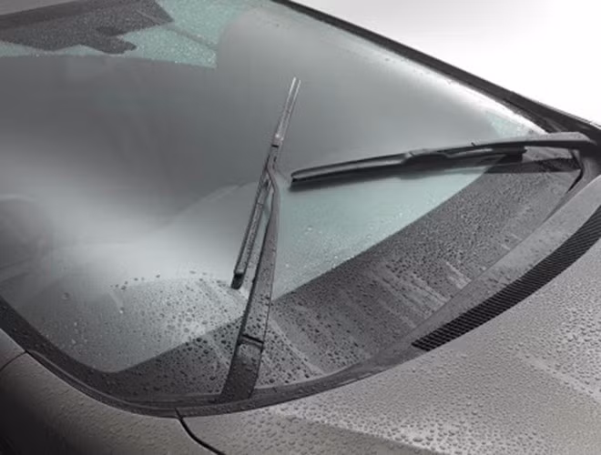 Cách khắc phục kính lái và gương mờ lái xe nên biết