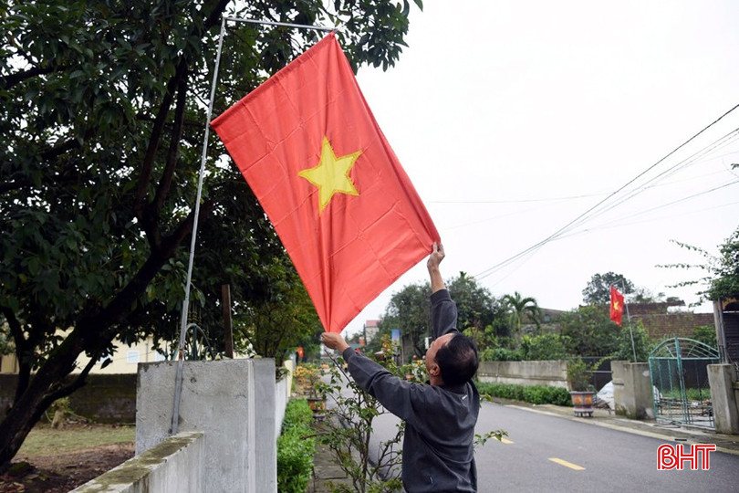 Người Kỳ Bắc trang hoàng đường làng, ngõ xóm đón xuân Ất Tỵ 2025 và chào mừng kỷ niệm 95 ngày thành lập Đảng. bqbht_br_a6.jpg