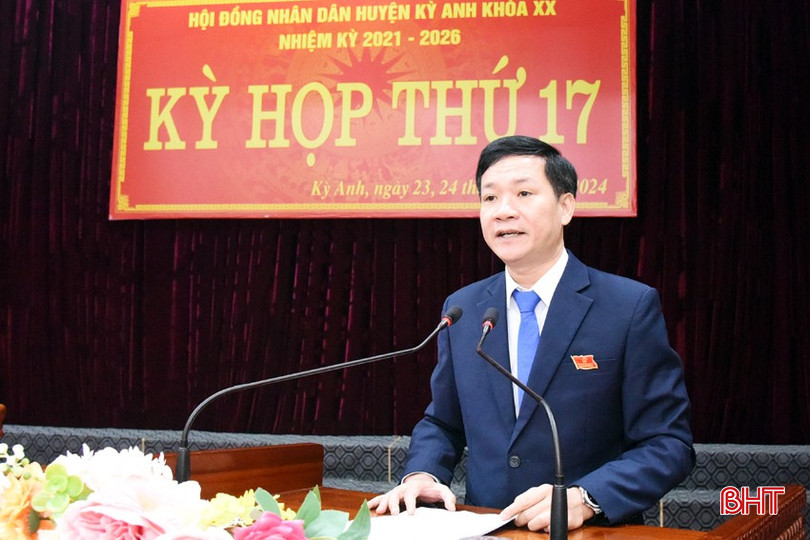 Phó Bí thư Thường trực, Chủ tịch HĐND huyện Kỳ Anh Trần Thành Nam khai mạc kỳ họp thứ 17. bqbht_br_12.jpg