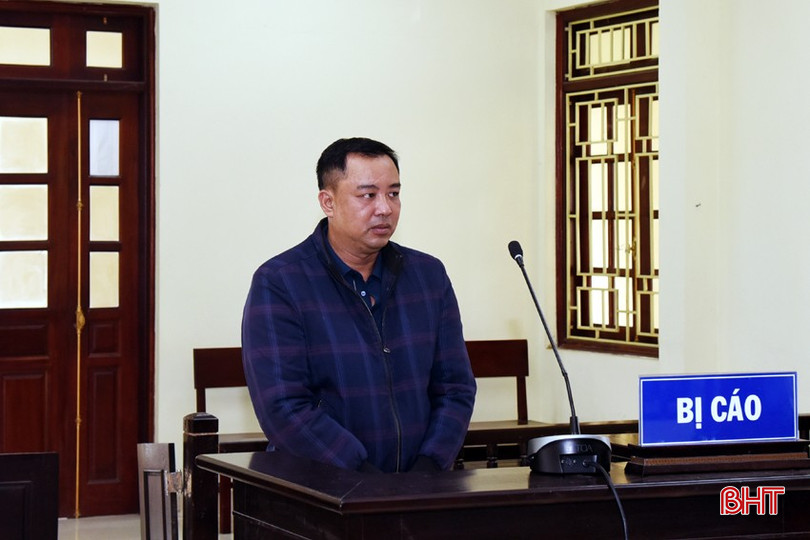 Tòa án Nhân dân huyện Kỳ Anh tuyên phạt Hoàng Đình Quyết 15 tháng tù giam. bqbht_br_11.jpg