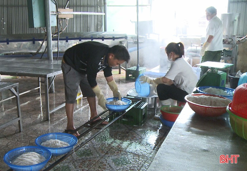 Xưởng sản xuất bún của gia đình chị Thuỷ. bqbht_br_a5-1.jpg