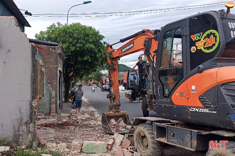 Để xây dựng Kỳ Đồng trở thành thị trấn phát triển, nhiều gia đình đã tự nguyện hiến đất, phá dỡ công trình để mở rộng đường. bqbht_br_z6371789783345-77a14616067951c066691baad6f04f06.jpg