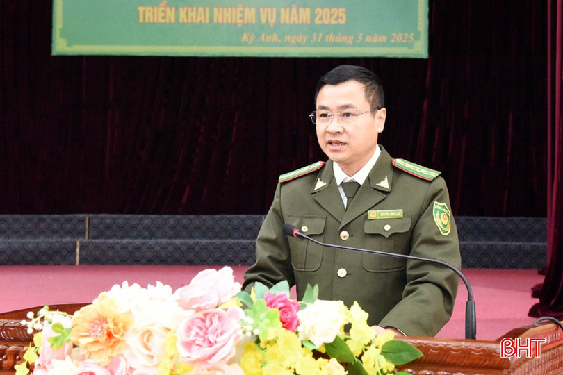 Hạt trưởng Hạt Kiểm lâm huyện Kỳ Anh Nguyễn Đình Lưu báo cáo kết quả công tác bảo vệ, phòng cháy, chữa cháy rừng năm 2024, triển khai nhiệm vụ năm 2025. bqbht_br_35.jpg
