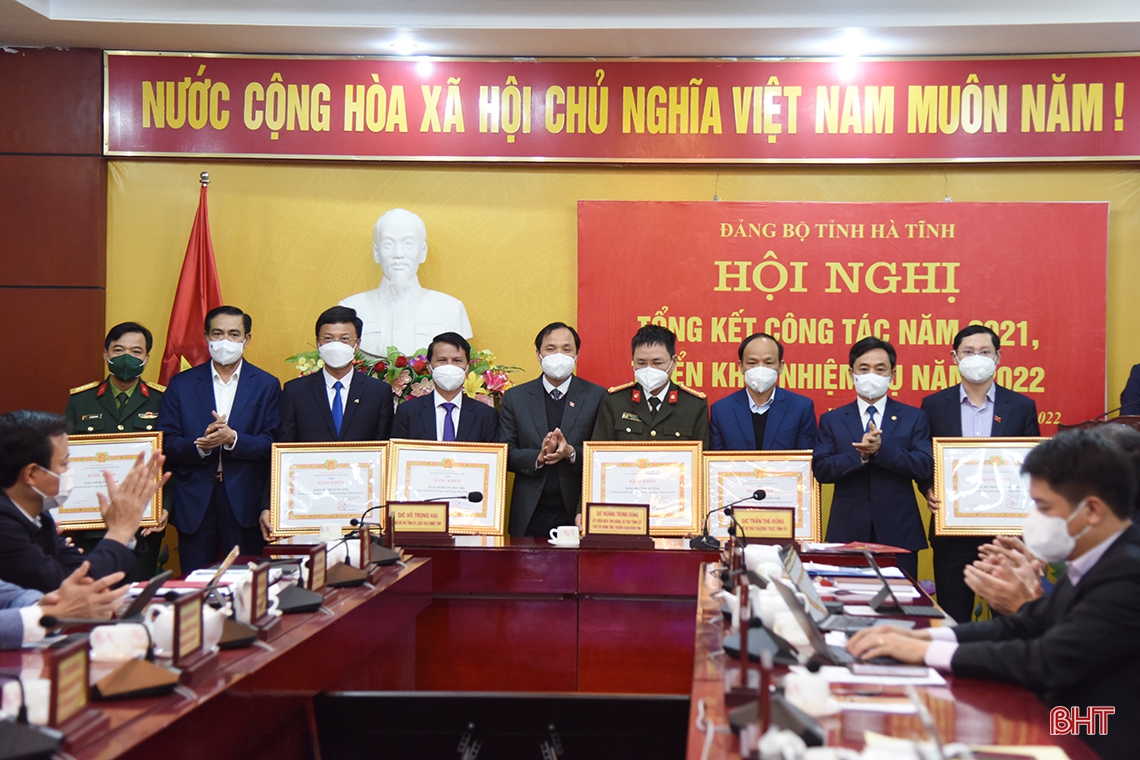 Đổi mới phương thức lãnh đạo của Đảng, điều hành của chính quyền để thực hiện tốt nhiệm vụ năm 2022